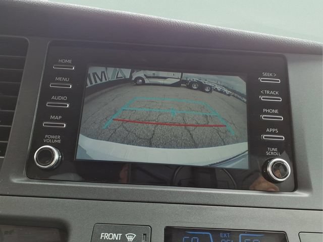 Used 2020 Toyota Sienna L FWD image 19