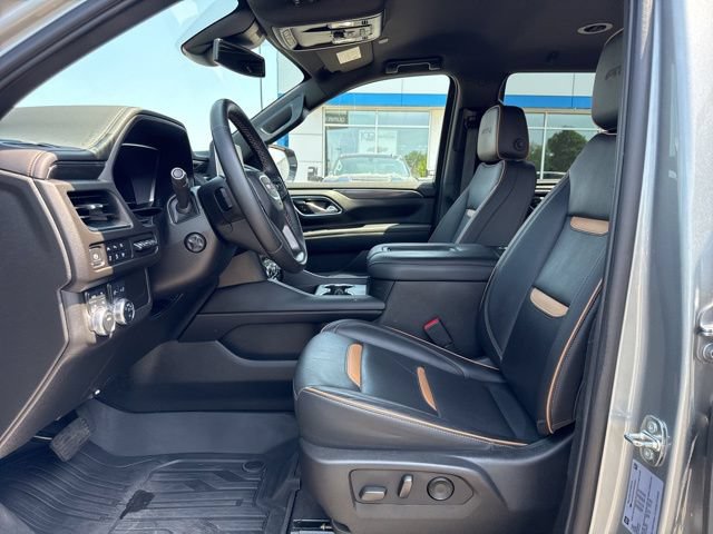 Used 2024 GMC Yukon AT4 w/ Technology Package AWD/4WD image 15
