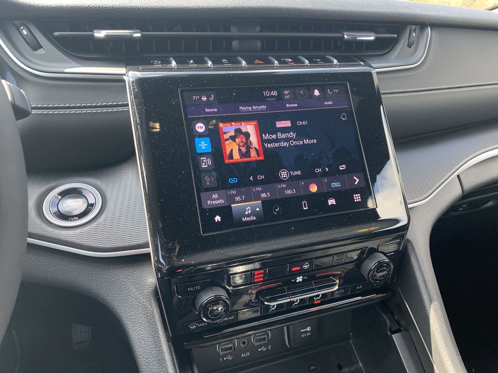 Used 2024 Jeep Grand Cherokee L Altitude image 17