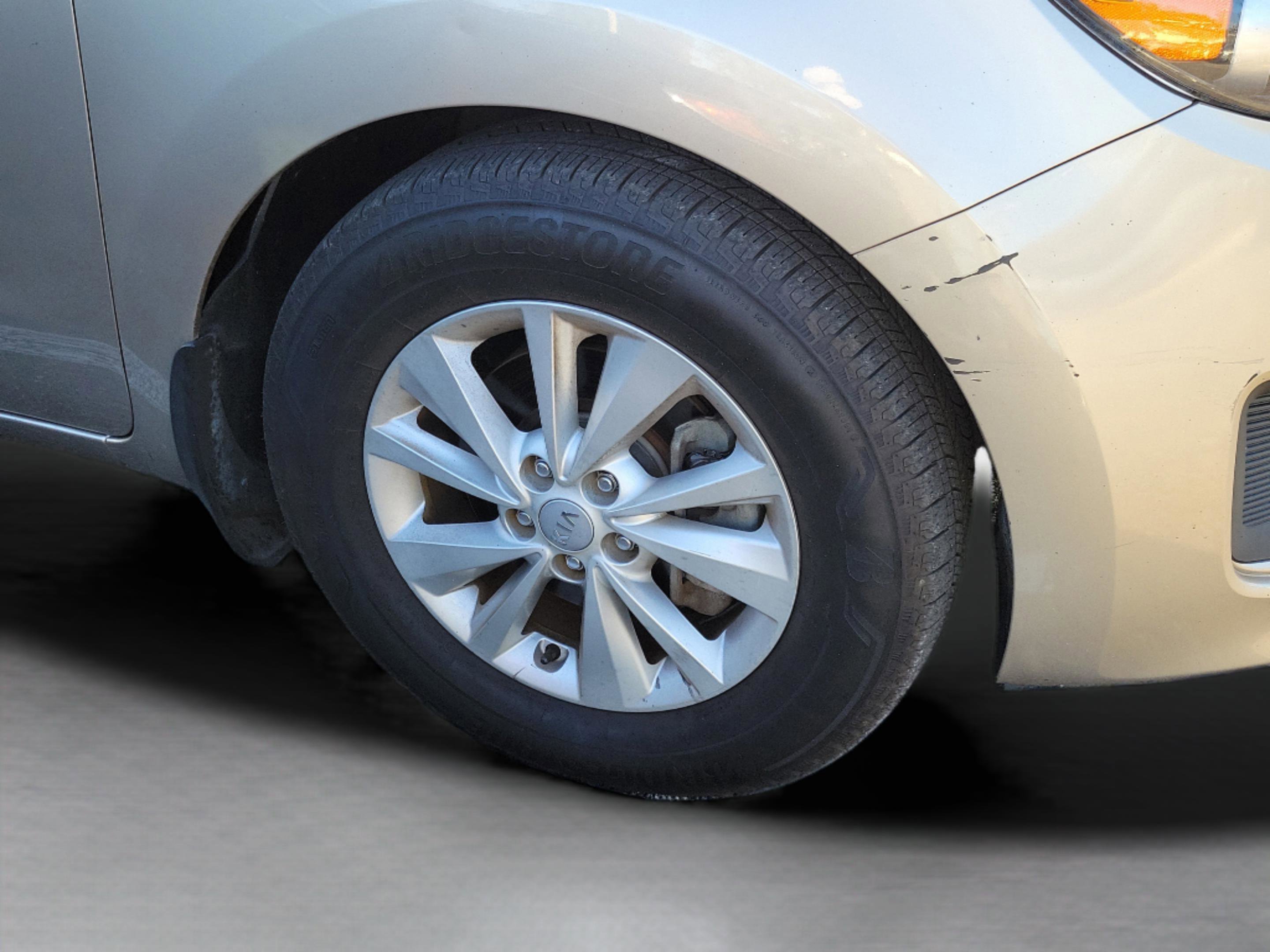 Used 2016 Kia Sedona LX w/ LX Convenience Package image 27