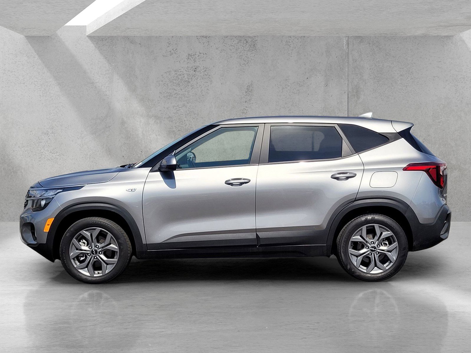 Used 2024 Kia Seltos LX AWD/4WD image 7