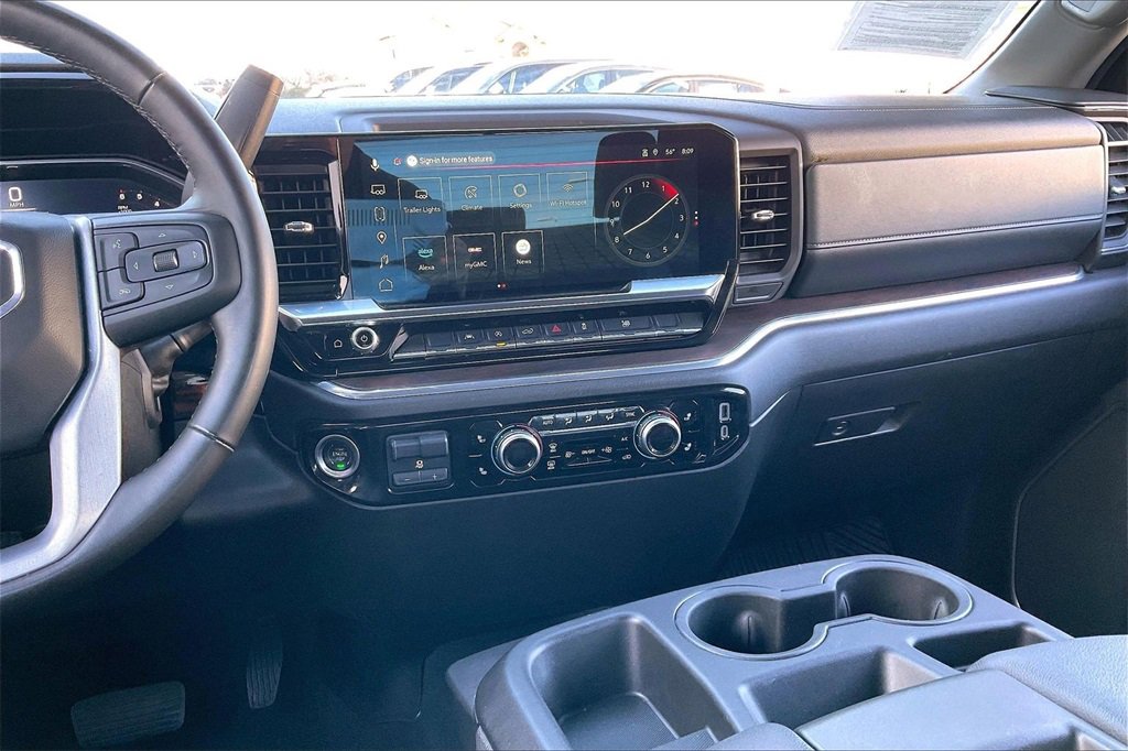 Used 2025 GMC Sierra 1500 SLT image 6