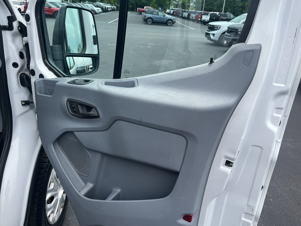 Used 2015 Ford Transit 250 130 Low Roof w/ Exterior Upgrade Package RWD image 25