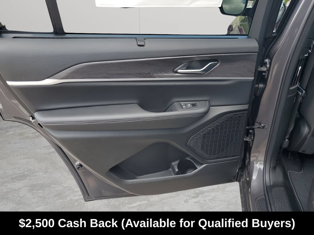 New 2025 Jeep Grand Cherokee L Limited w/ Luxury Tech Group II RWD image 30