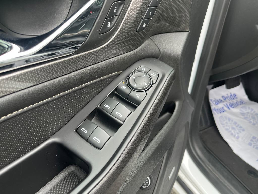 Used 2023 Chevrolet Traverse Premier image 19