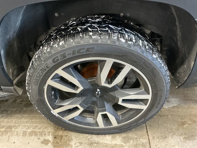 Used 2019 Chevrolet Suburban Premier image 14