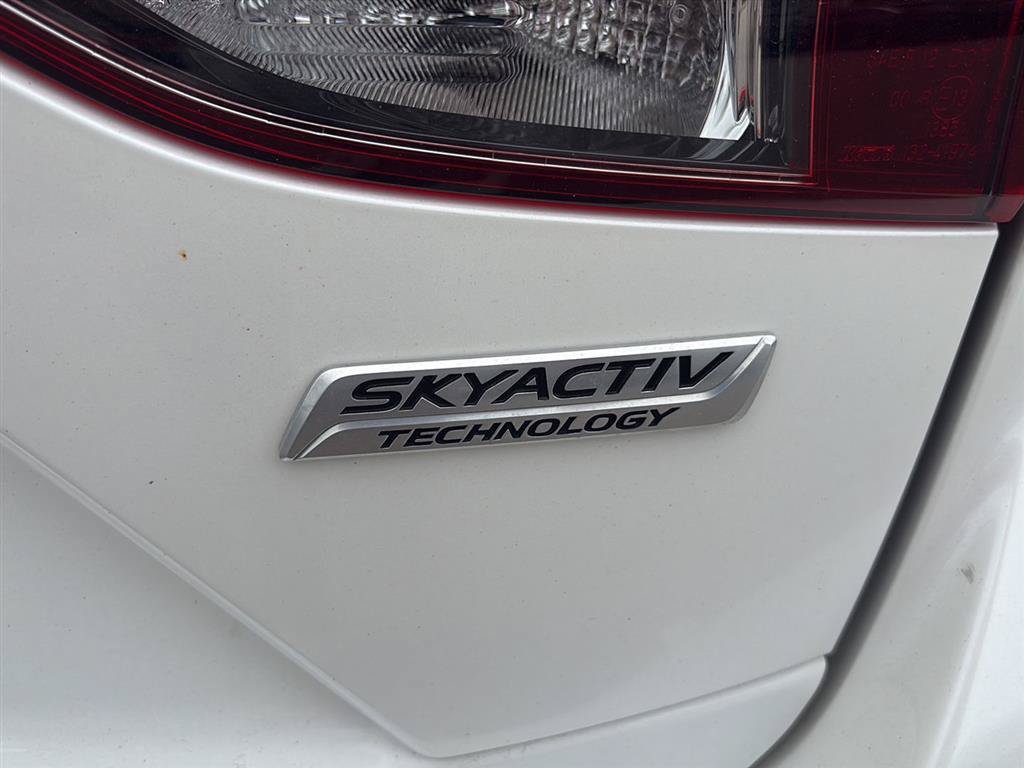 Used 2016 MAZDA MAZDA3 i Sport FWD image 9