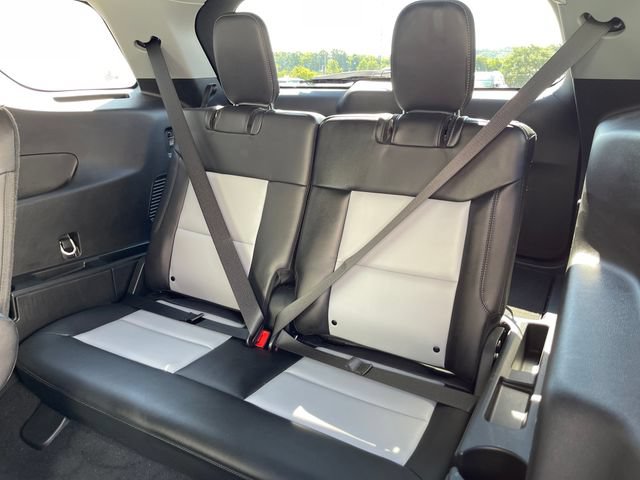 Used 2023 Ford Explorer XLT w/ Equipment Group 202A AWD/4WD image 29