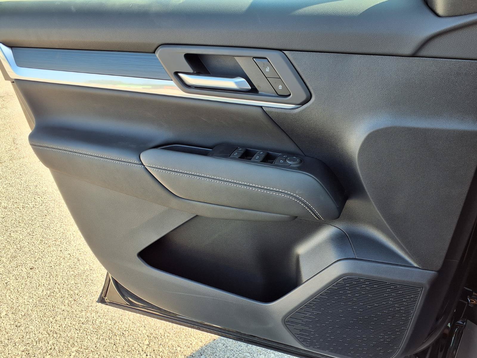 New 2027 GMC Terrain Elevation FWD image 12