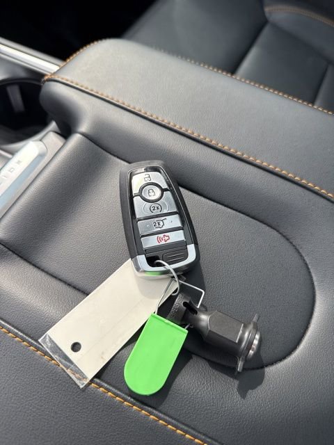 Used 2025 Ford Expedition Tremor image 34