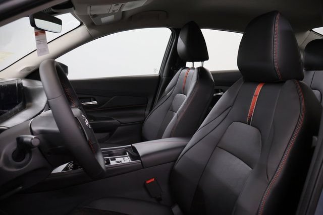 New 2026 Nissan Sentra SR w/ SR Premium Package FWD image 11