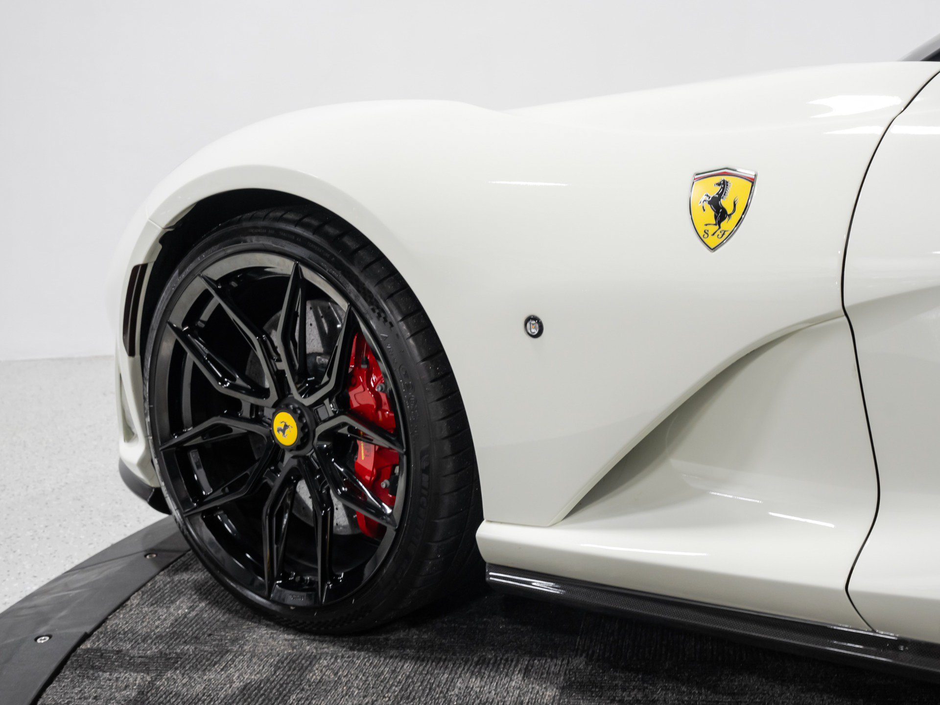 Used 2023 Ferrari 812 GTS RWD image 45