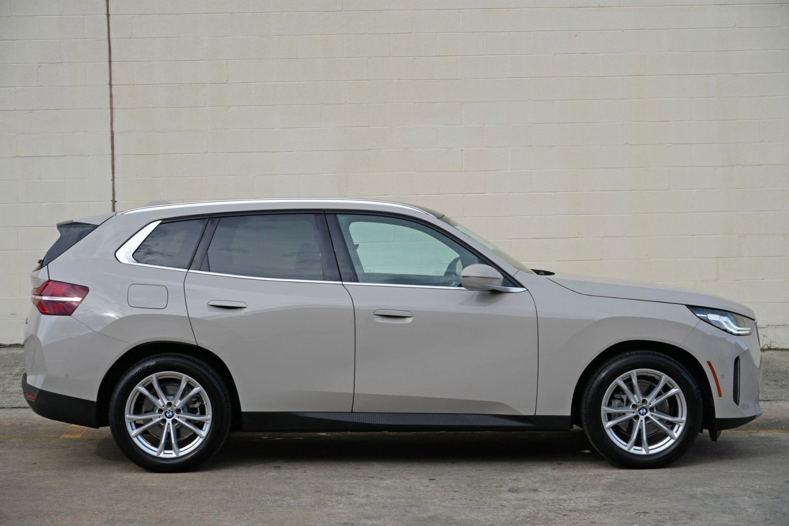 Used 2025 BMW X3 xDrive30i w/ Convenience Package AWD/4WD image 49
