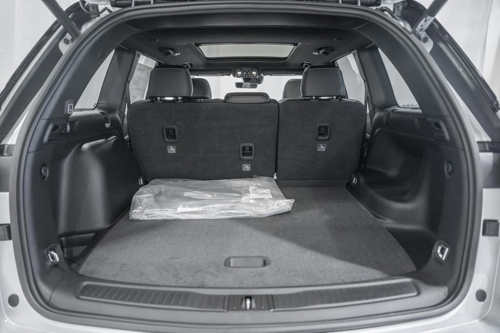 New 2025 Jeep Grand Cherokee Limited image 9