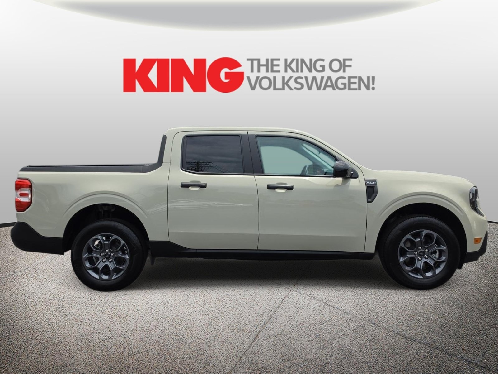 Used 2025 Ford Maverick XLT w/ XLT Luxury Package FWD image 2