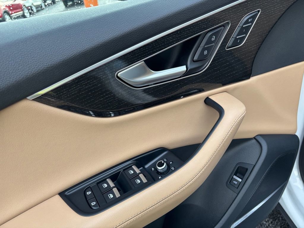 Used 2024 Audi Q7 3.0T Prestige image 16