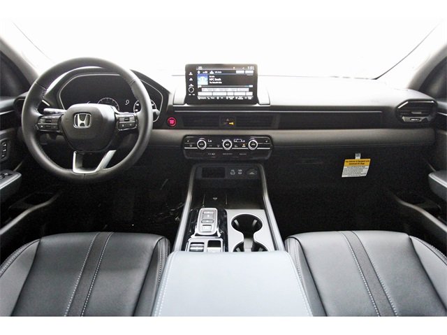 New 2025 Honda Pilot Touring image 8