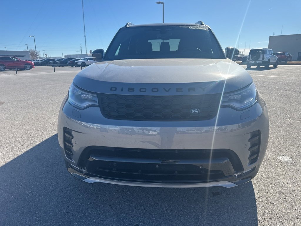 Certified 2025 Land Rover Discovery Dynamic SE image 7
