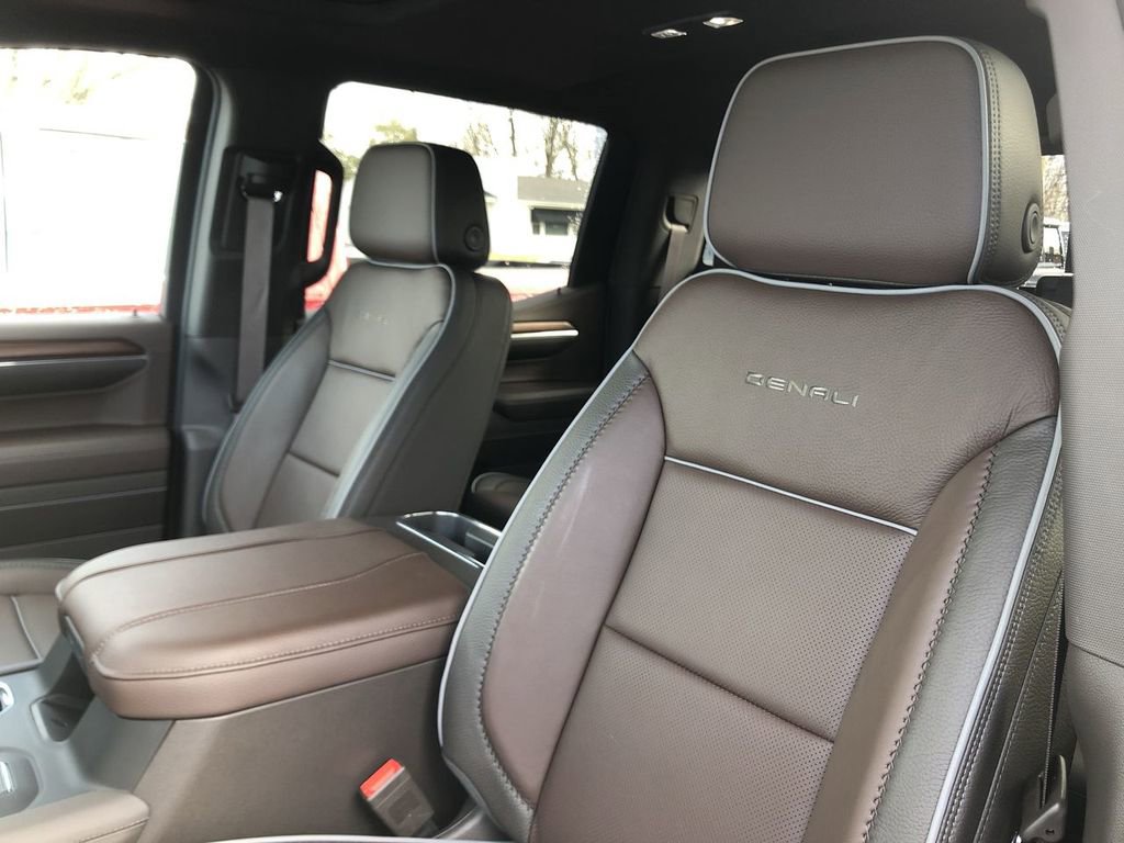 Used 2024 GMC Sierra 1500 Denali AWD/4WD image 21