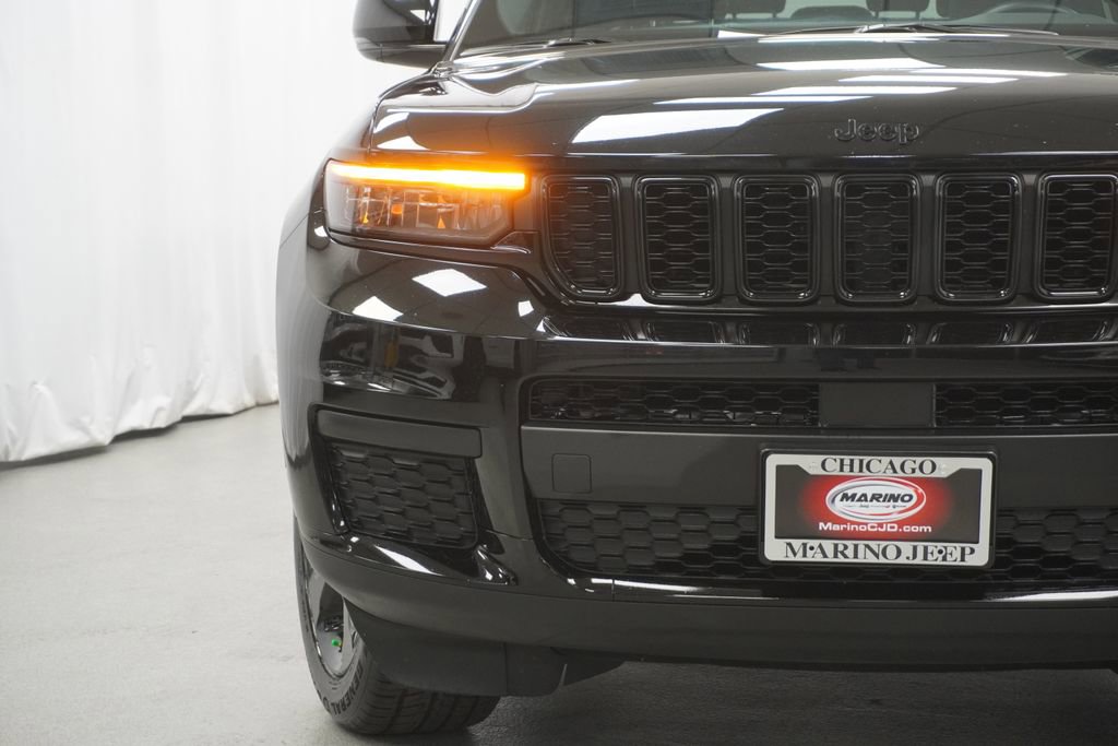 Used 2022 Jeep Grand Cherokee L Laredo AWD/4WD image 6