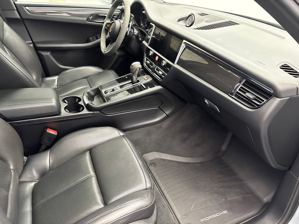 Certified 2023 Porsche Macan AWD/4WD image 25