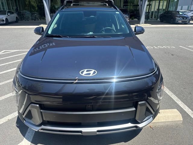 Used 2024 Hyundai Kona Limited AWD/4WD image 2