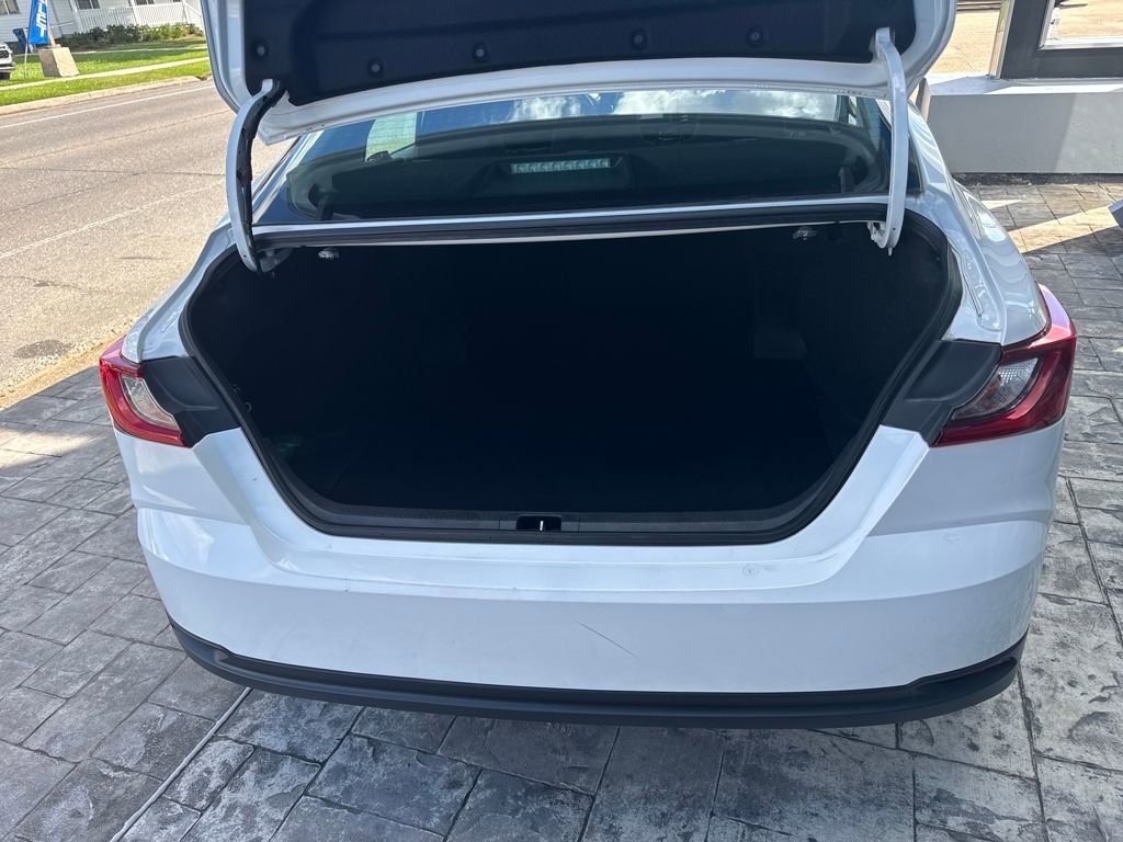 Used 2025 Toyota Camry LE image 13