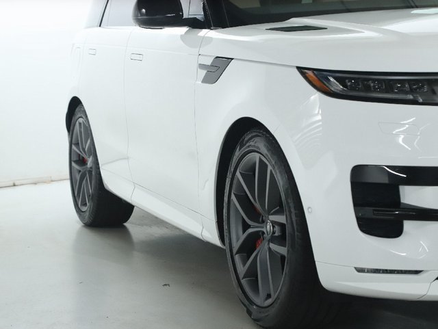 Used 2024 Land Rover Range Rover Sport Dynamic SE AWD/4WD image 12