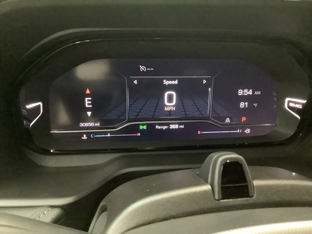 Used 2024 GMC Yukon XL Denali w/ Advanced Technology Package RWD image 17