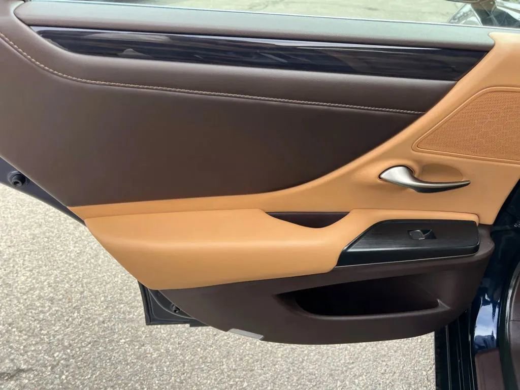 Used 2021 Lexus ES 350 w/ Premium Package image 21