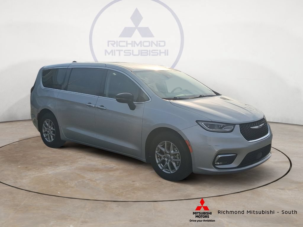 Used 2024 Chrysler Pacifica Touring-L