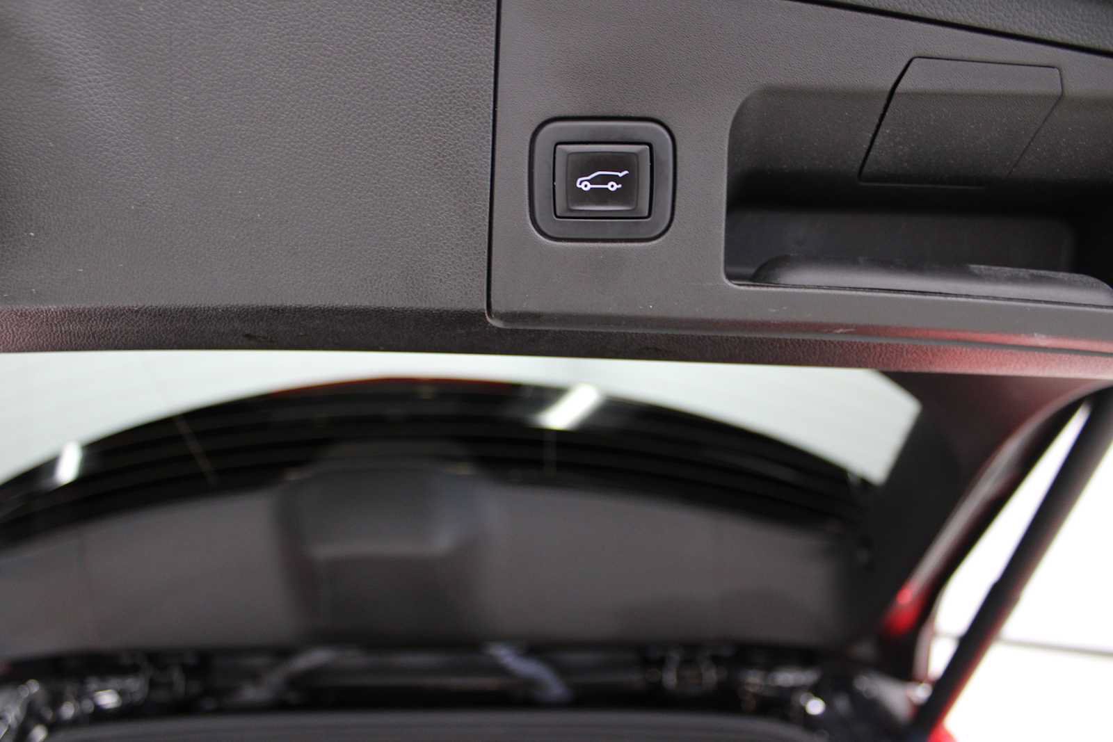 Used 2023 Cadillac XT4 Premium Luxury AWD/4WD image 13