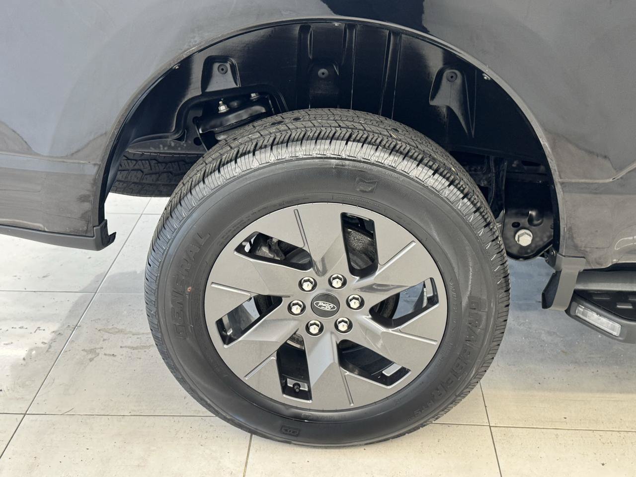 Used 2022 Ford F150 Lightning Lariat AWD/4WD image 36