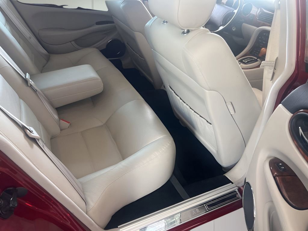 Used 1999 Jaguar XJ8 RWD image 6