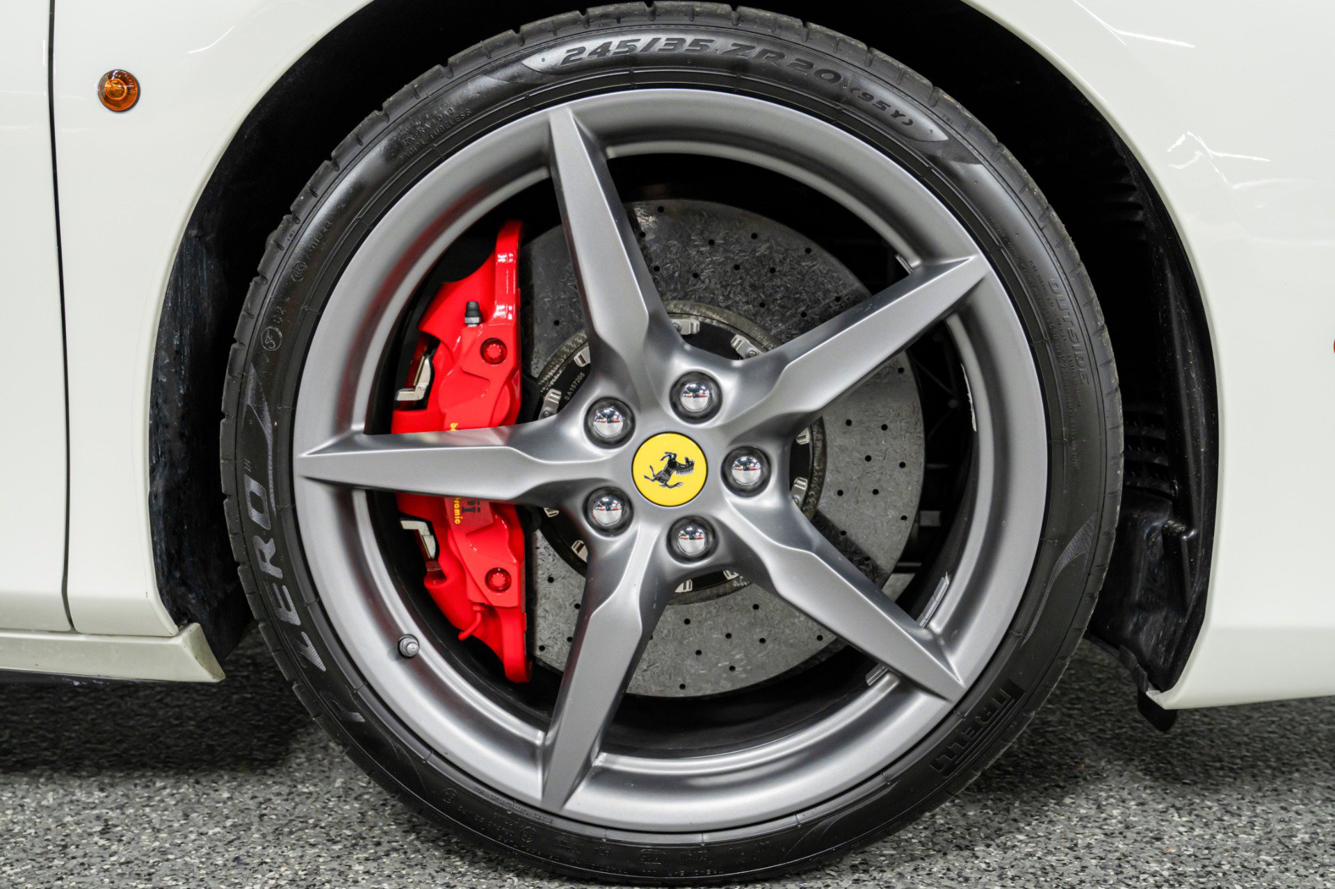 Used 2018 Ferrari 488 Spider image 35