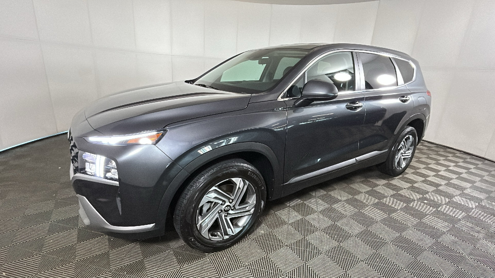 Used 2023 Hyundai Santa Fe SE FWD image 8