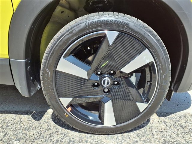 New 2026 Nissan Kicks SR image 5