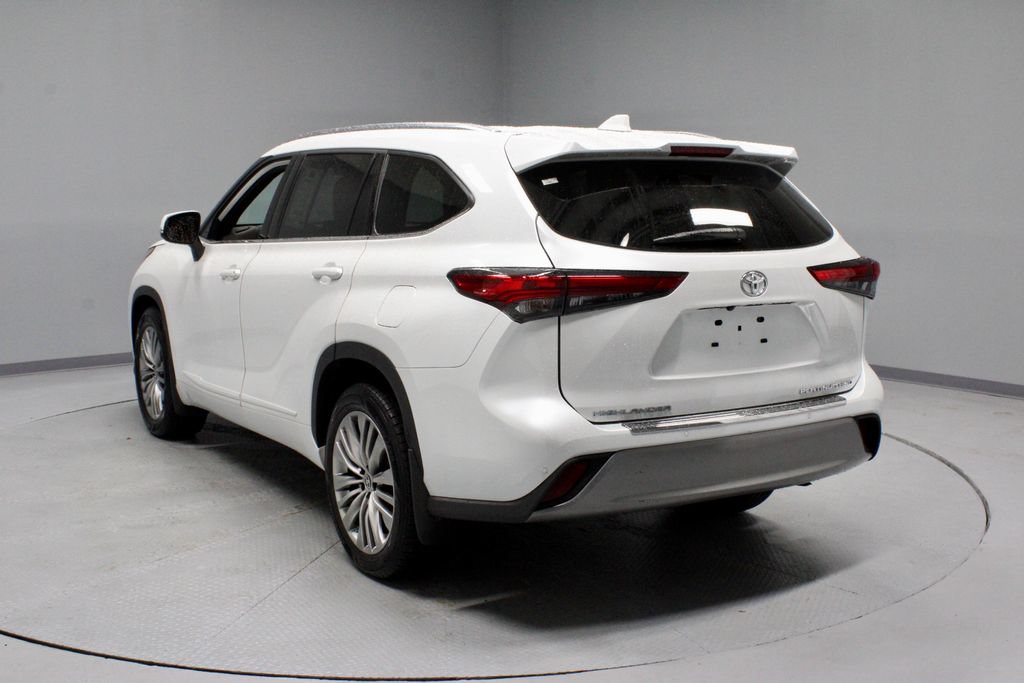 Used 2022 Toyota Highlander Platinum AWD/4WD image 7