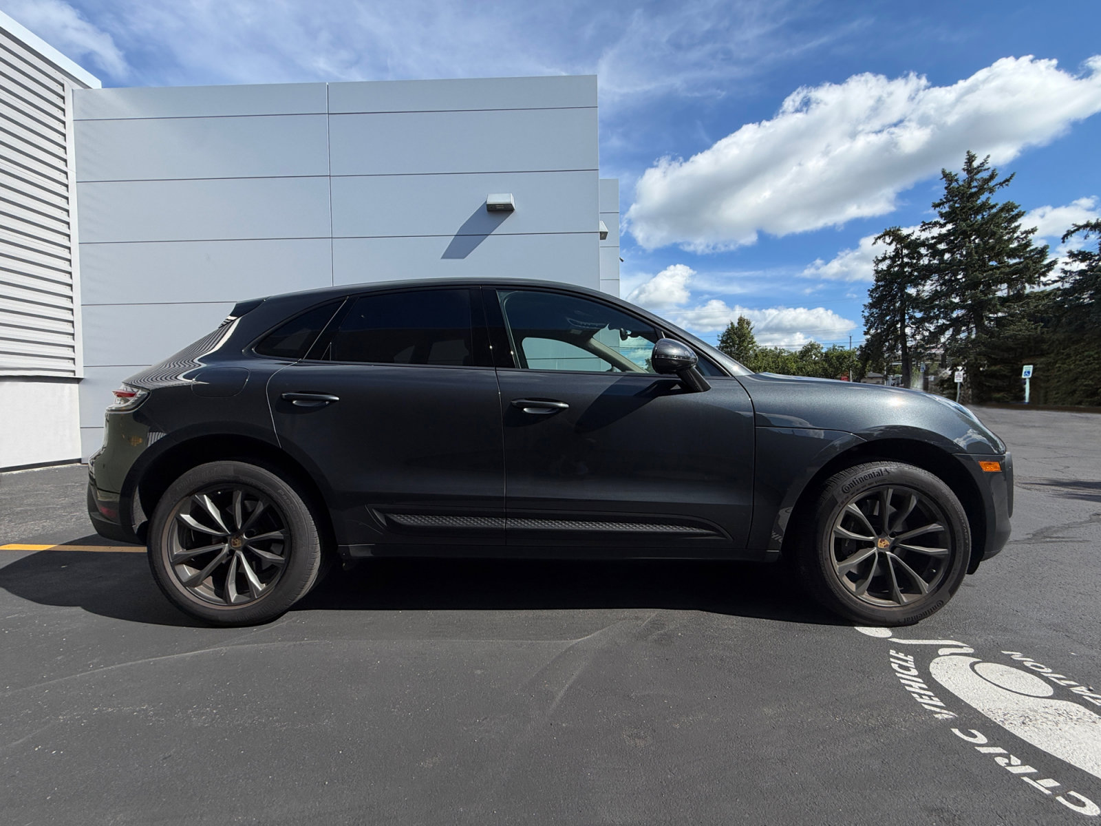 Used 2023 Porsche Macan AWD/4WD image 12