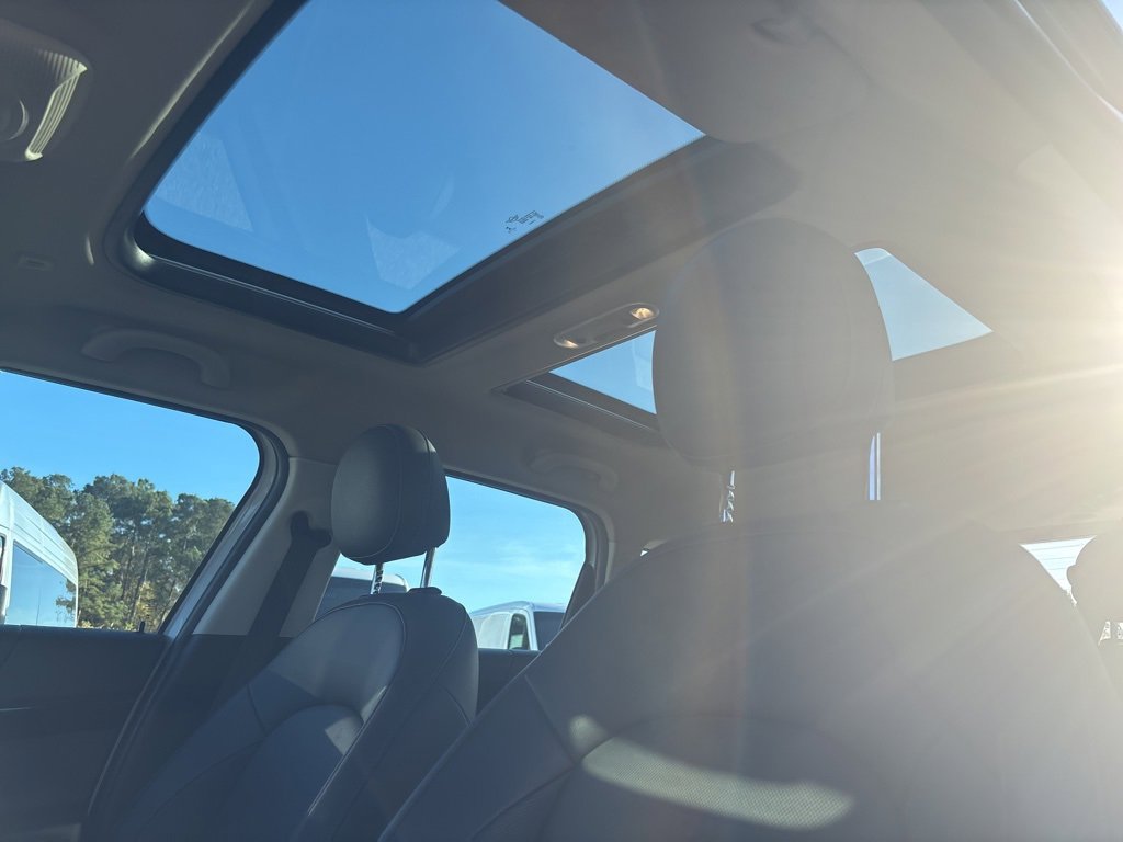 Used 2019 MINI Cooper Countryman w/ Premium Package image 44