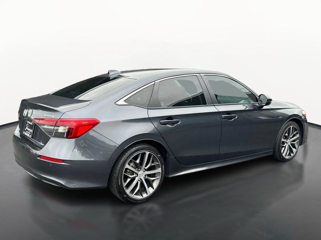 Used 2022 Honda Civic Touring image 3