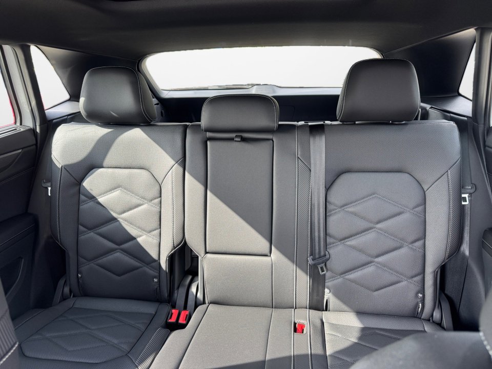 New 2026 Volkswagen Atlas Cross Sport SE image 12