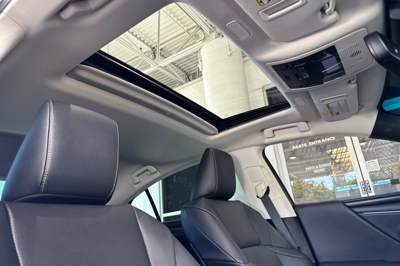 Certified 2025 Lexus ES 300h w/ Premium Package FWD image 20