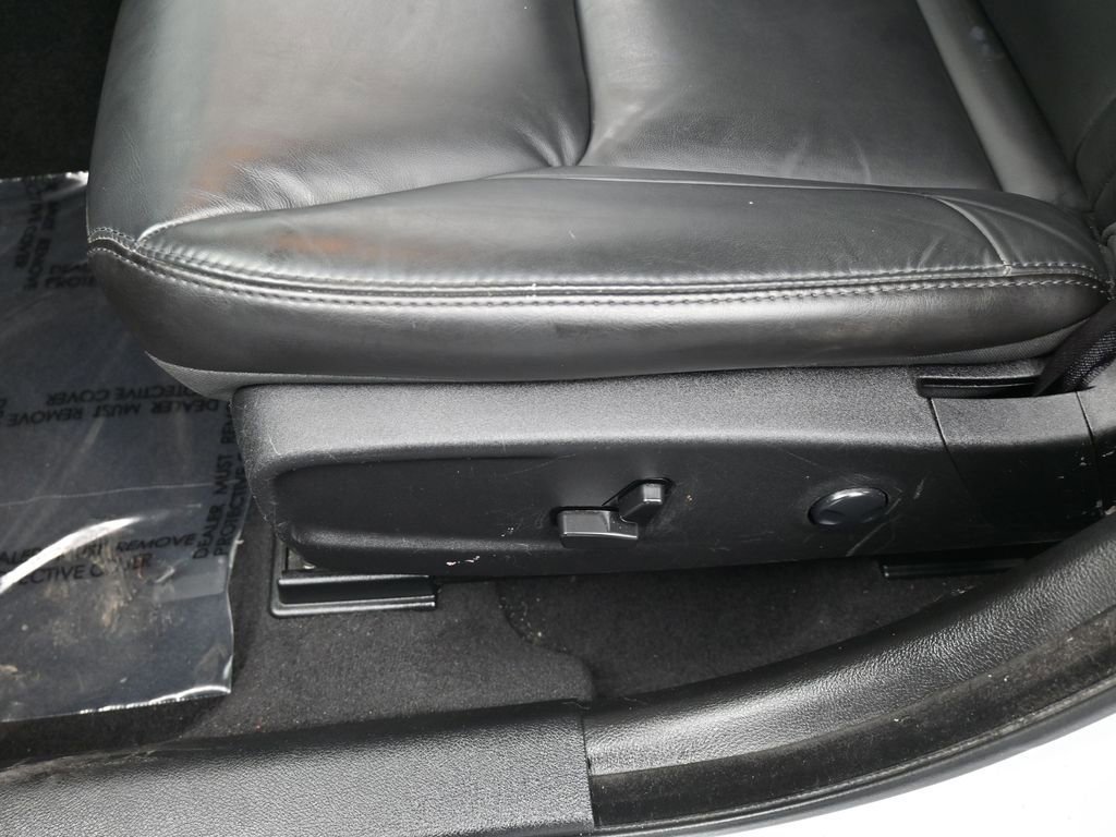 Used 2023 Chrysler 300 Touring L image 15