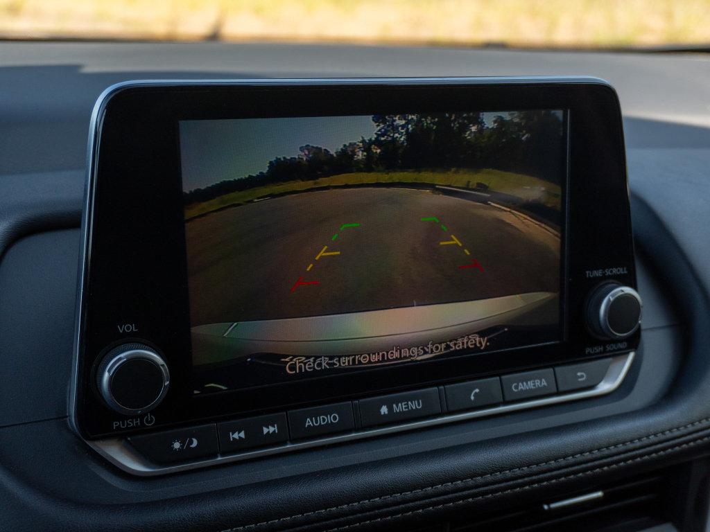 Used 2025 Nissan Rogue SV FWD image 25