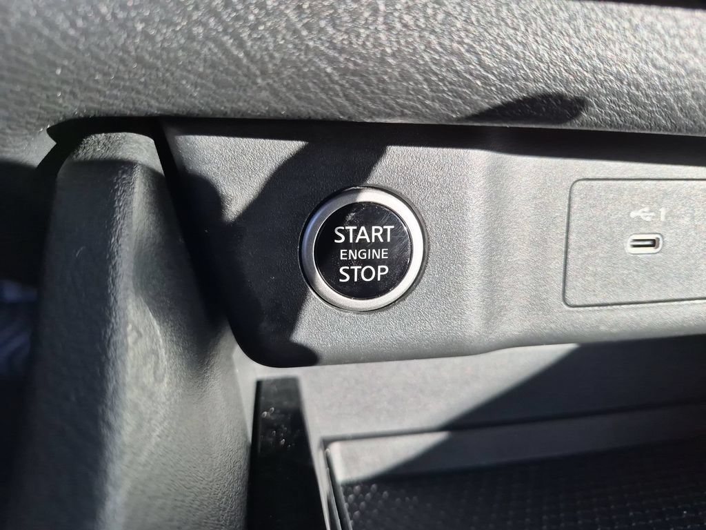 Used 2023 Nissan Rogue SV FWD image 24