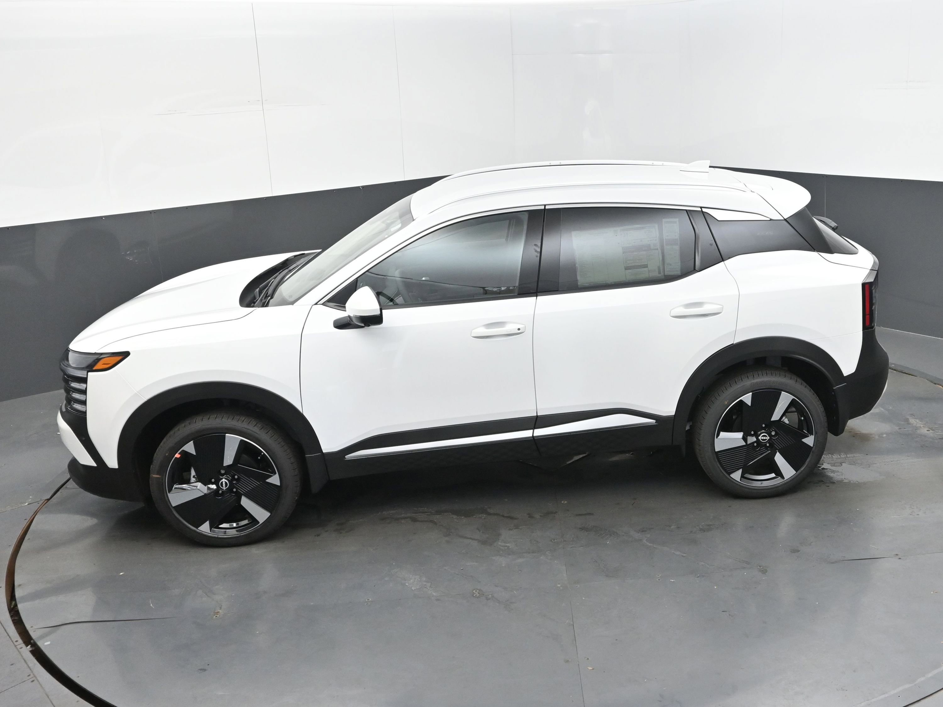New 2025 Nissan Kicks SR image 33