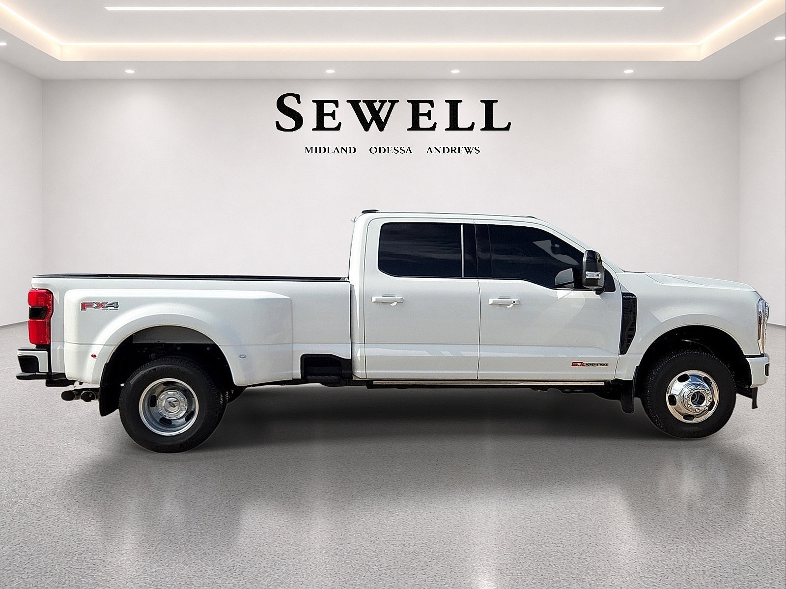 Used 2026 Ford F350 Platinum AWD/4WD image 5
