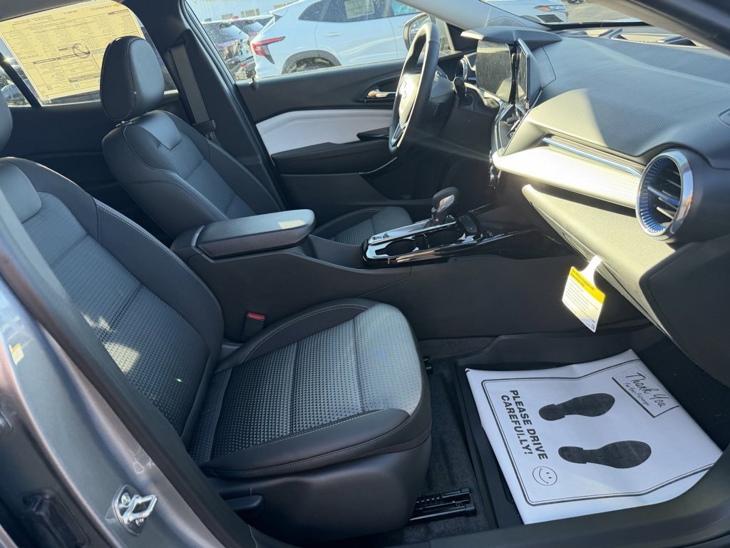 New 2026 Chevrolet Trax LT w/ Sunroof Package image 24