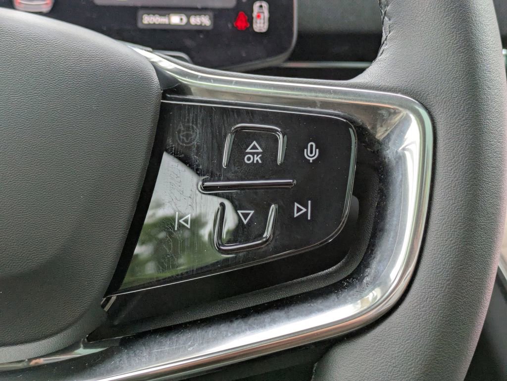 Certified 2025 Volvo EX90 Ultra w/ Protection Package Premier image 38